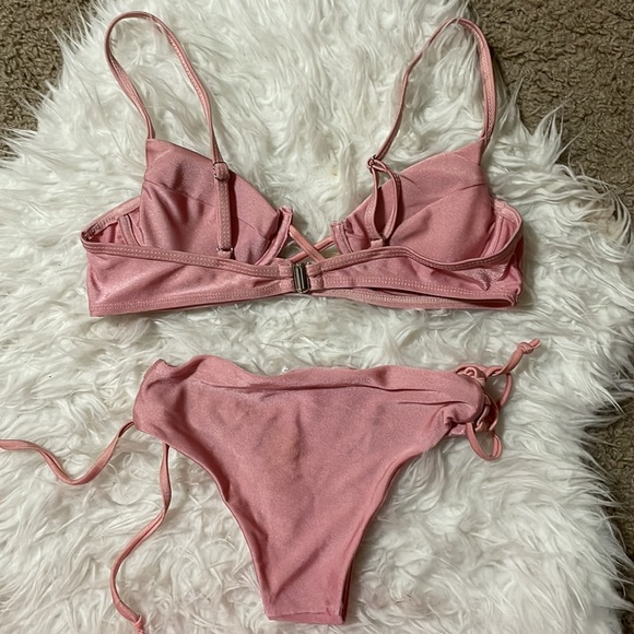 Bikini - Picture 4 of 4